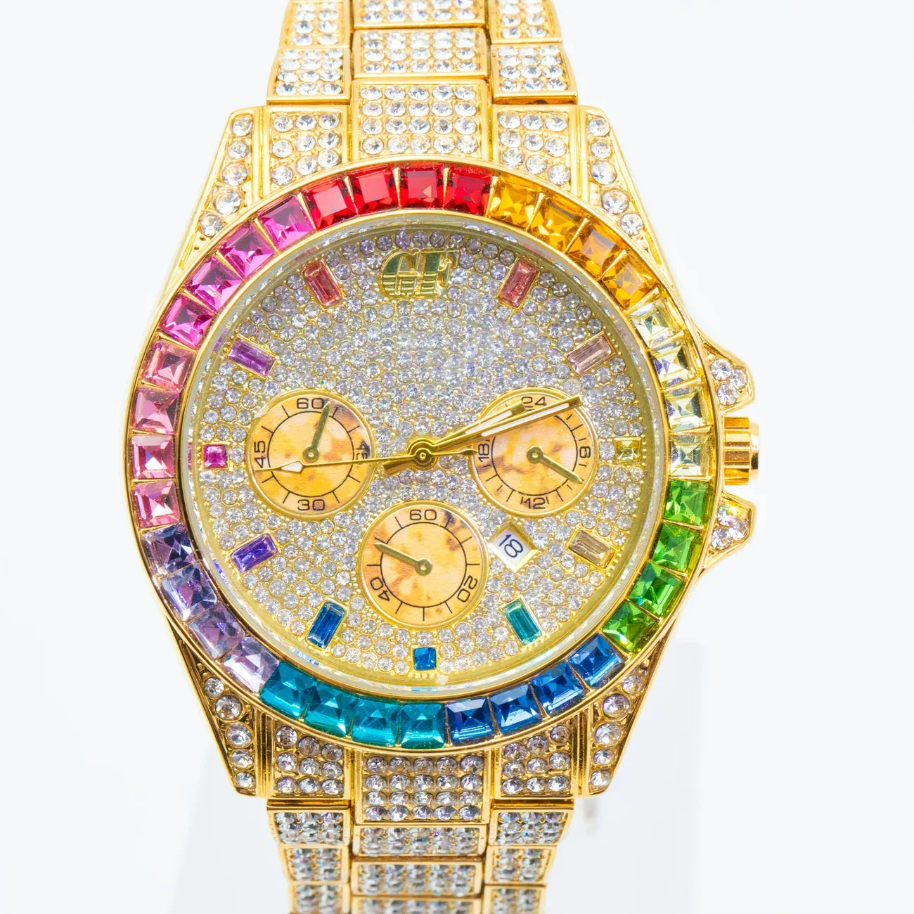 Avant-garde design ✨✨ The perfect luxury watch with all diamonds