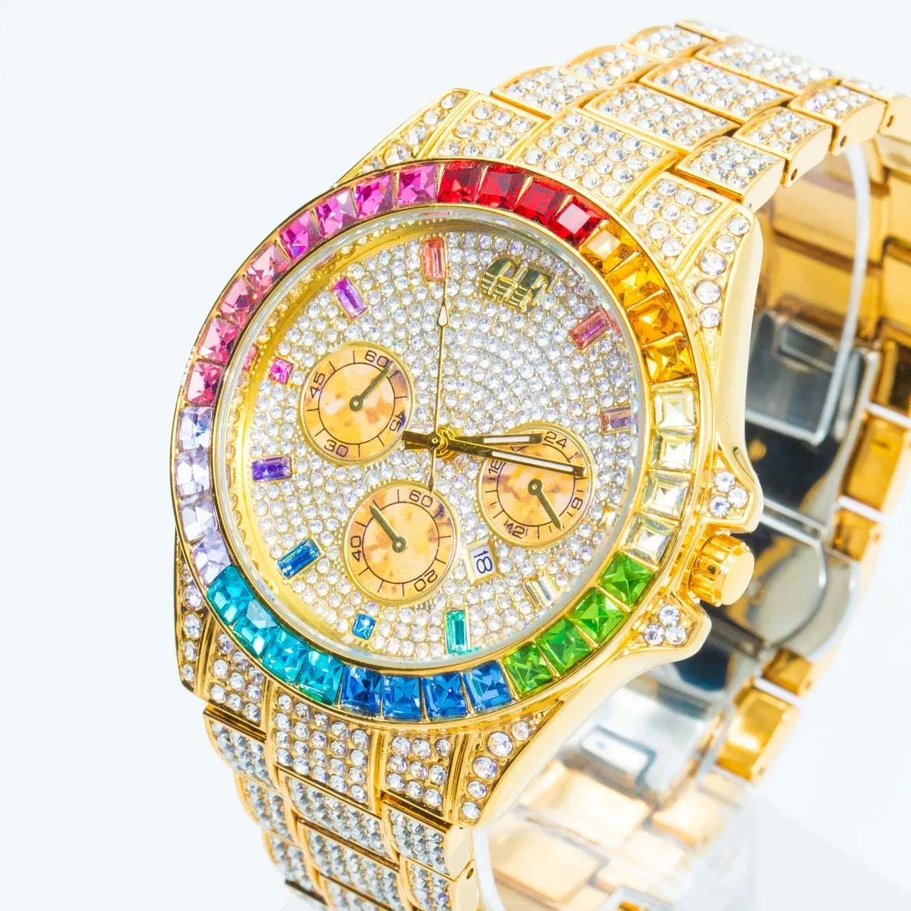 Avant-garde design ✨✨ The perfect luxury watch with all diamonds